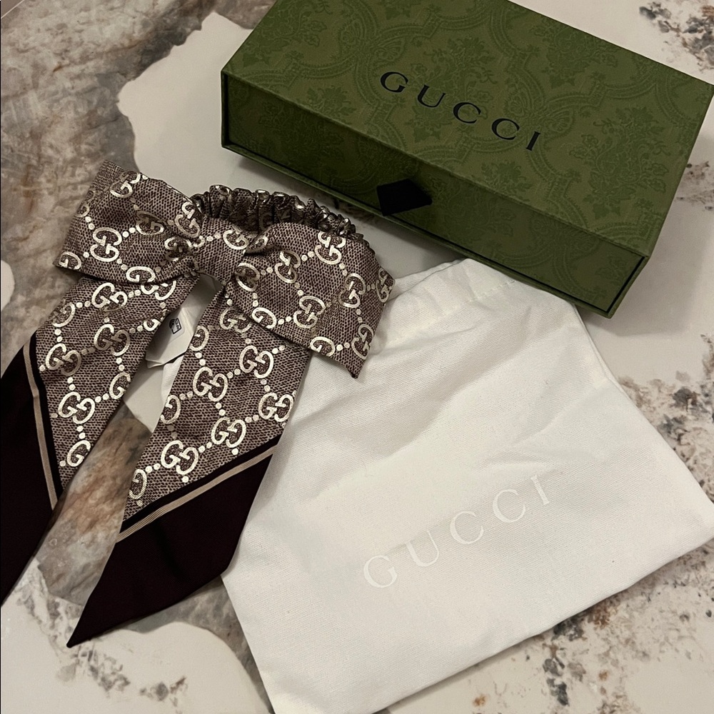 Gucci Brown Monogram Scrunchie with a Bow Hair Accessory - Picture 7 of 7